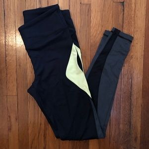 Alala leggings in black/charcoal/citron